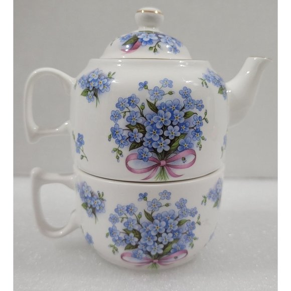 Heirloom Fine Bone China, 3 Piece Tea Set, Made in England - Picture 2 of 7